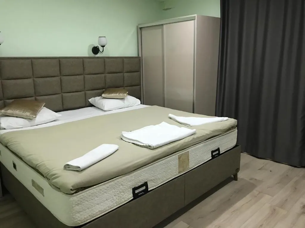 Historial Hotel Istambul 3*,